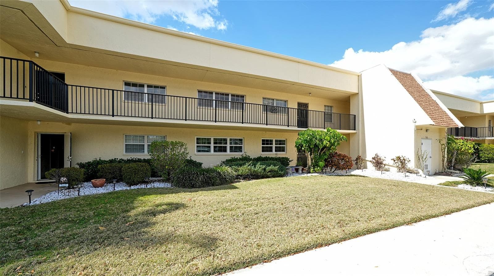7880 Palm Aire Ln #203 photo 5