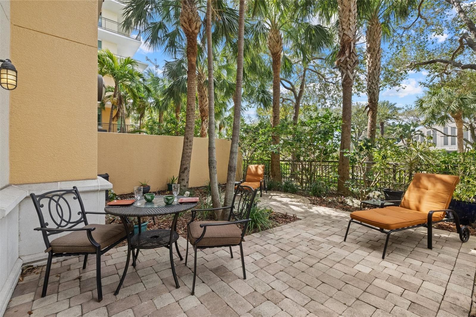 800 N Tamiami Trl #103