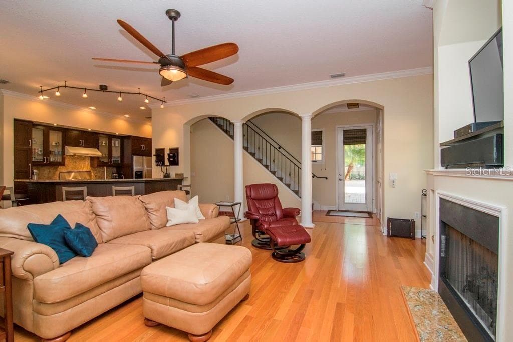 2907 Hansen Manor Ln photo 4