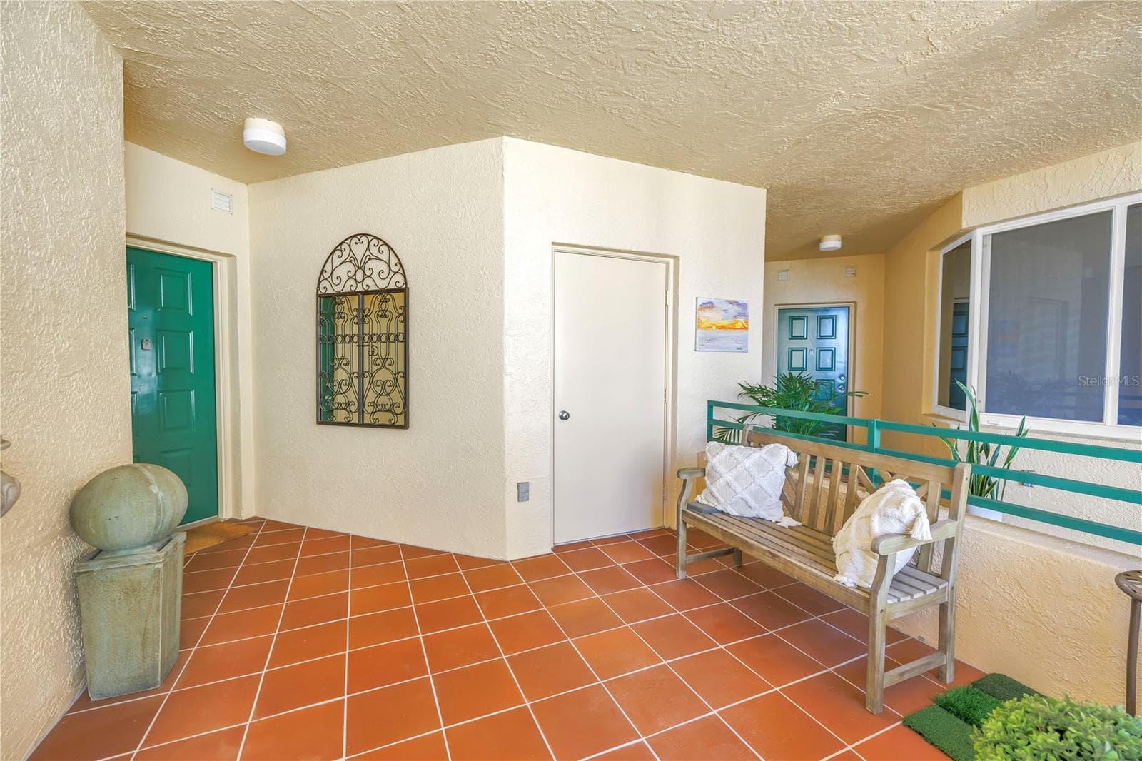 4737 Dolphin Cay Ln S #401 photo 4