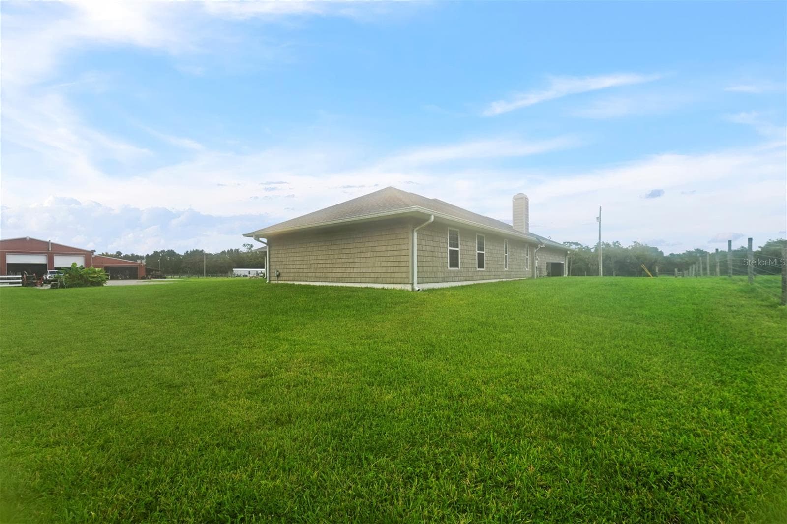 1450 Duff Rd photo 3