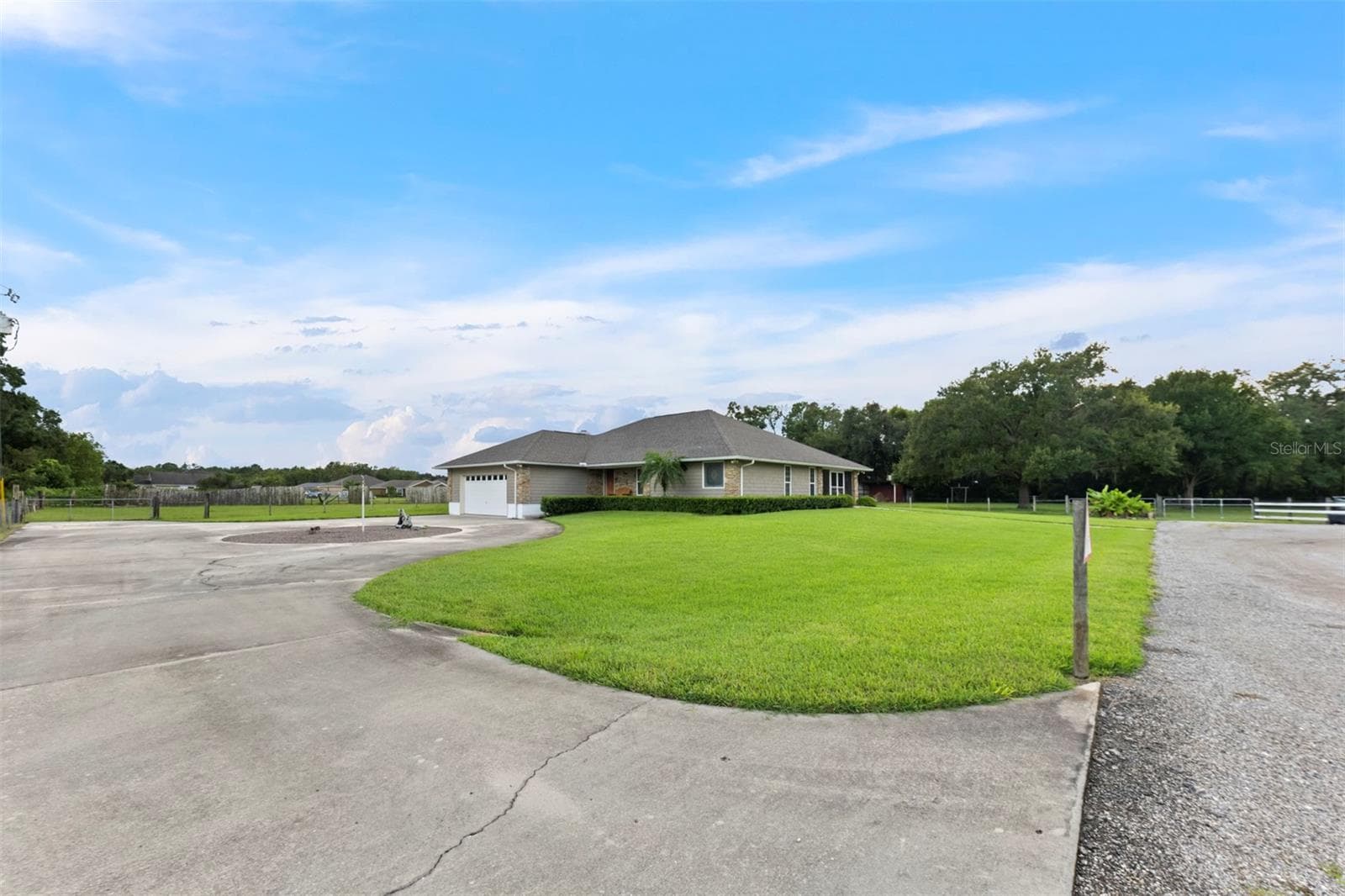 1450 Duff Rd photo 4