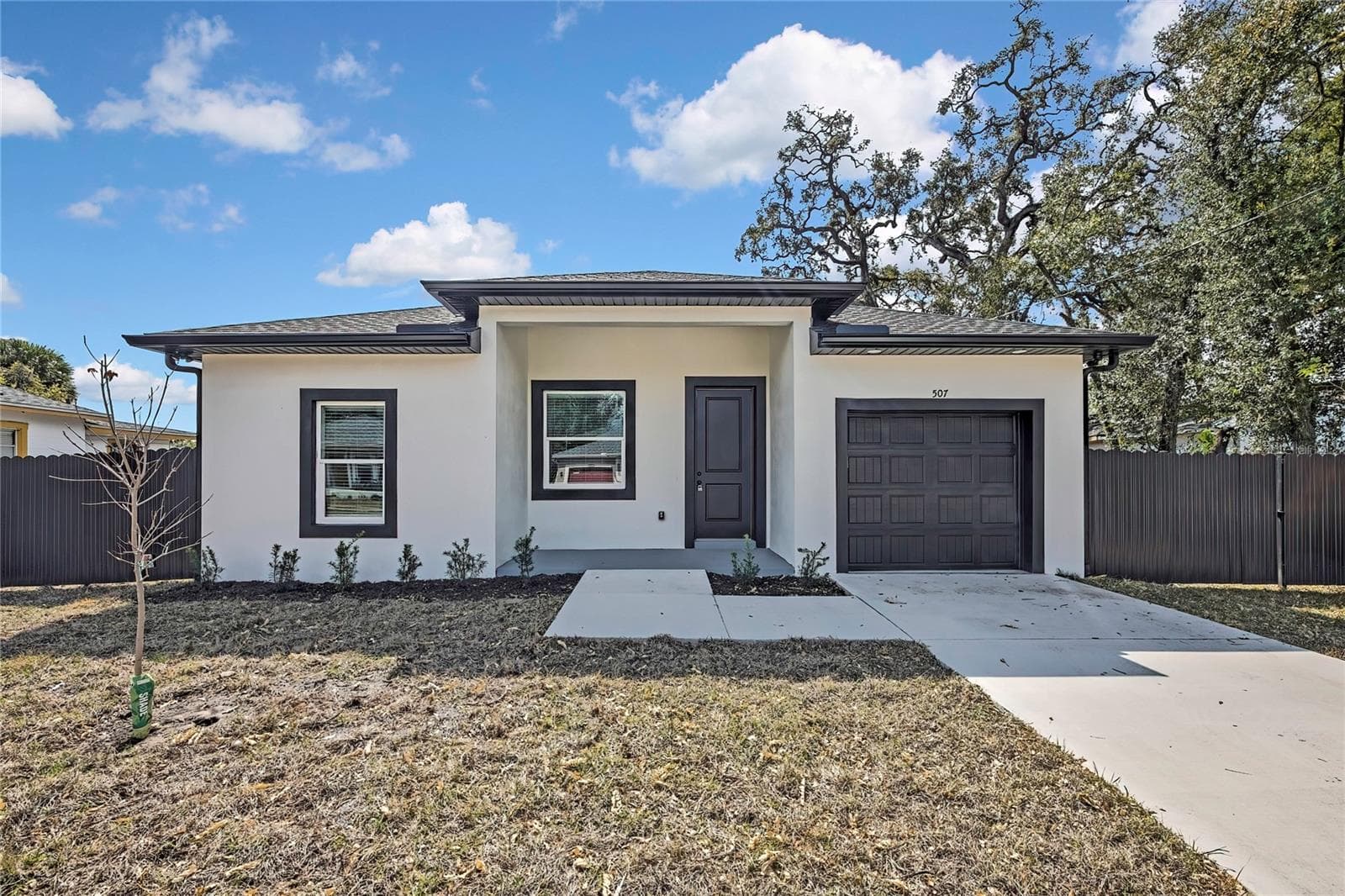 507 E Baker
