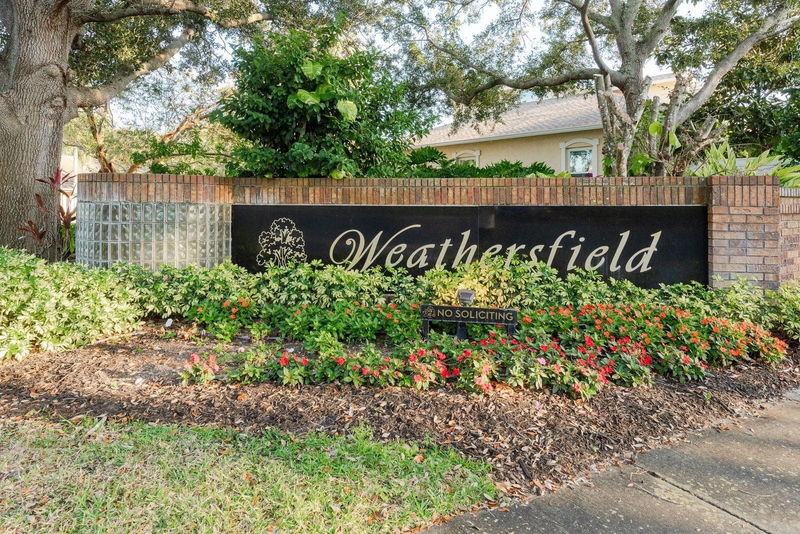 771 Weathersfield Dr photo 3