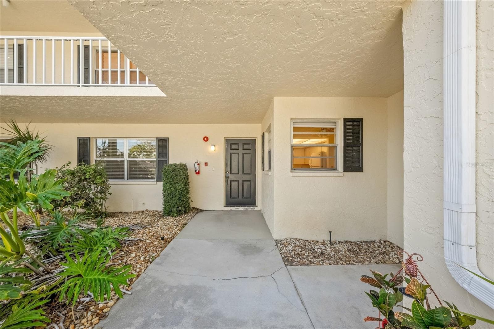 7860 Palm Aire Ln #105 photo 3