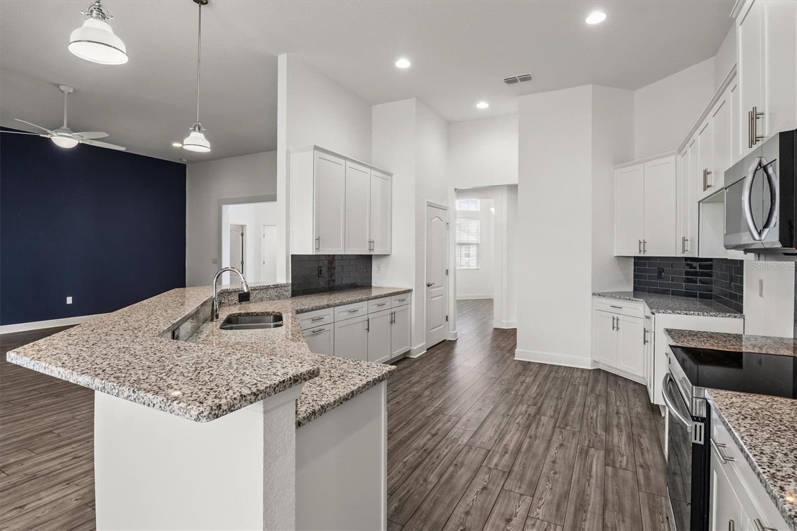 530 Sanctuary Blvd photo 5