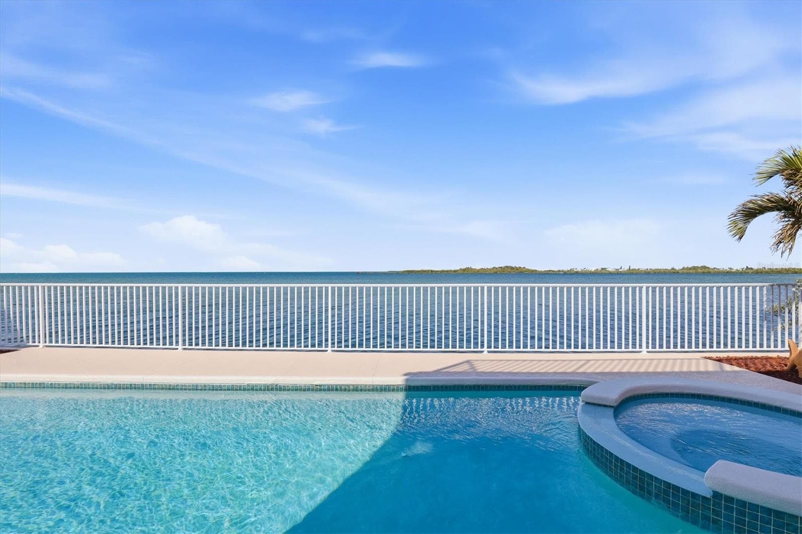 6511 Driftwood Dr photo 3