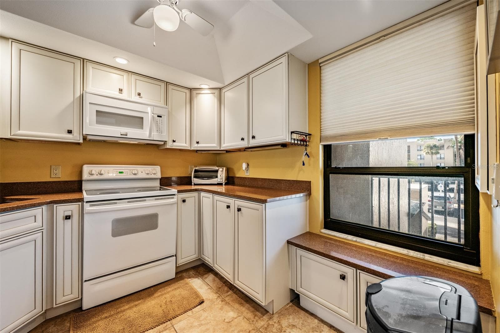 2618 Cove Cay Dr #204 photo 4
