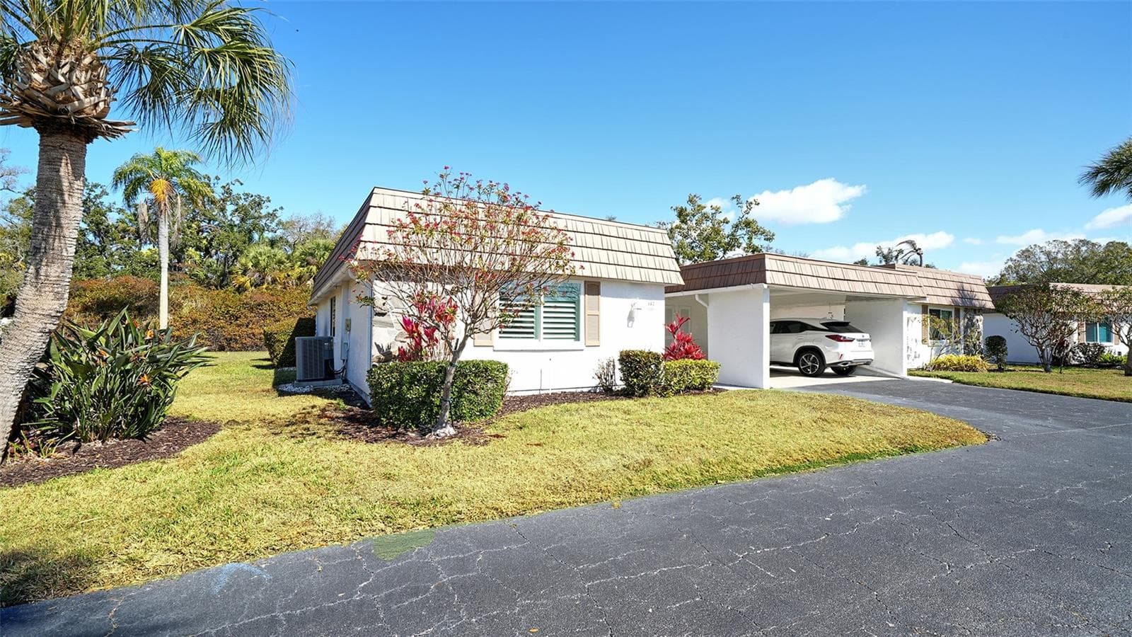 5469 Riverbluff Cir #42 photo 3
