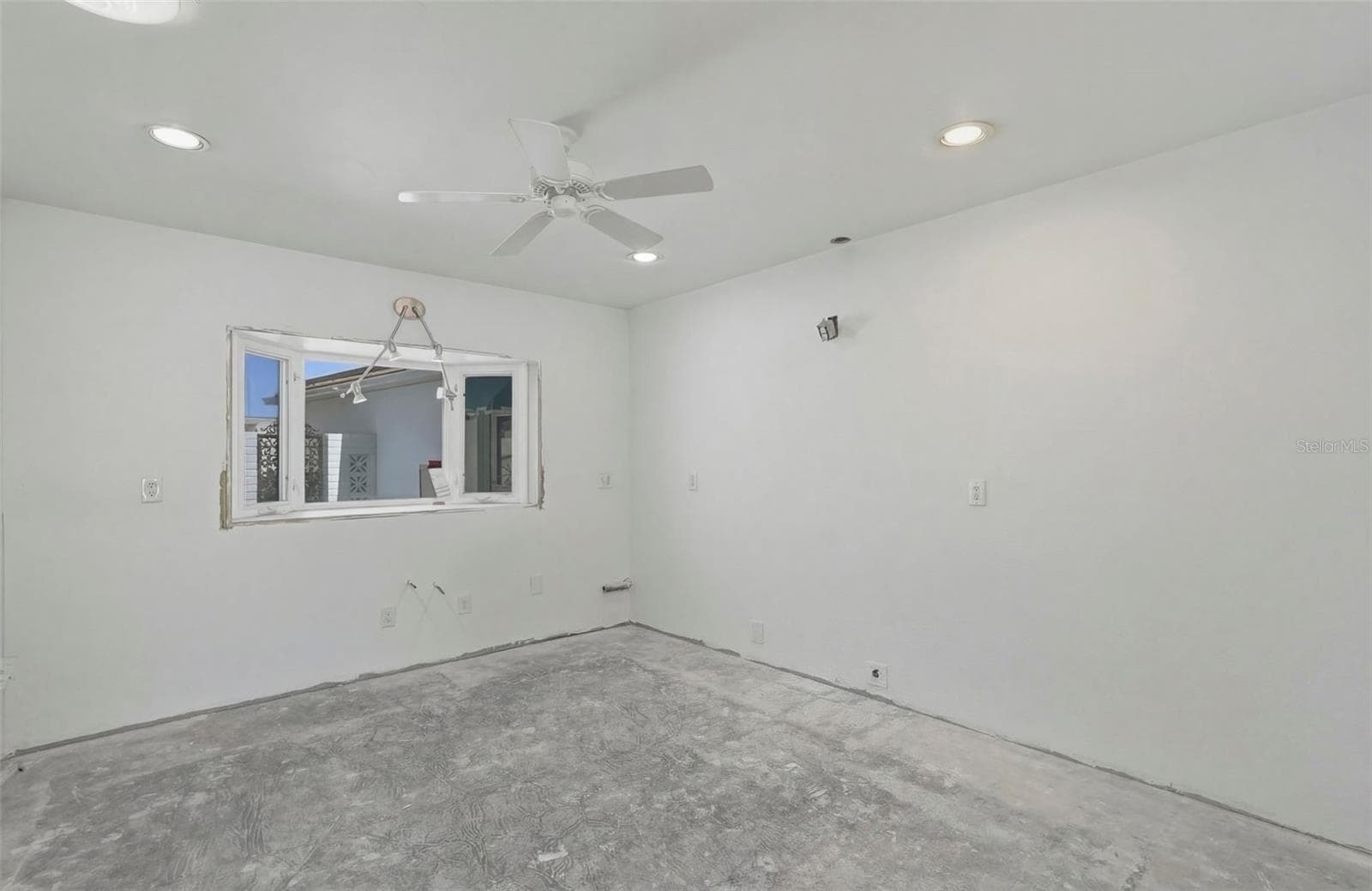 672 Boca Ciega Point Blvd N photo 4
