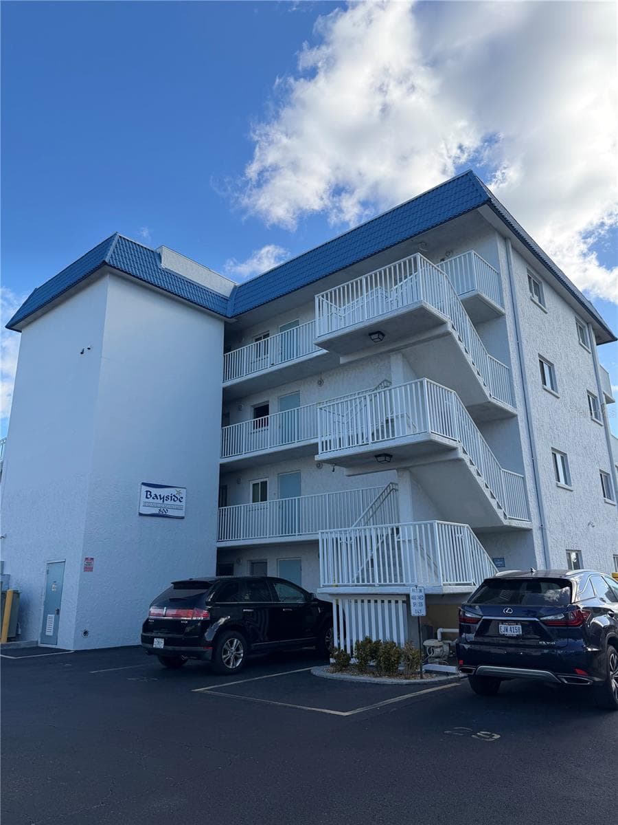 800 Bayway Blvd #16