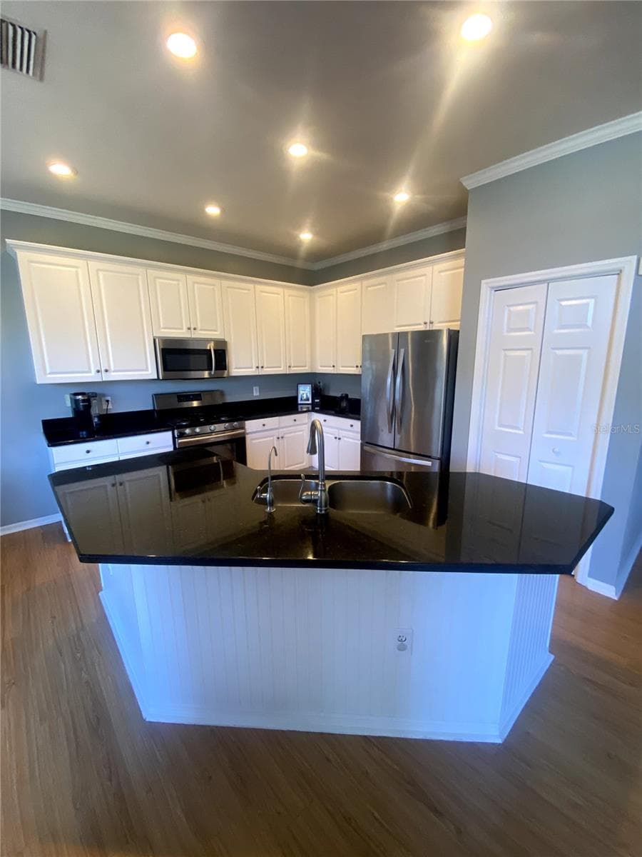6020 Martinglade Pl photo 3