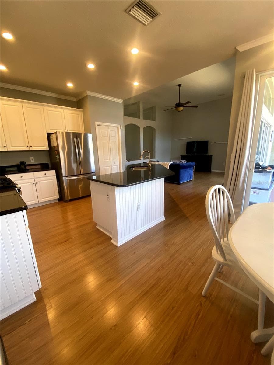 6020 Martinglade Pl photo 5