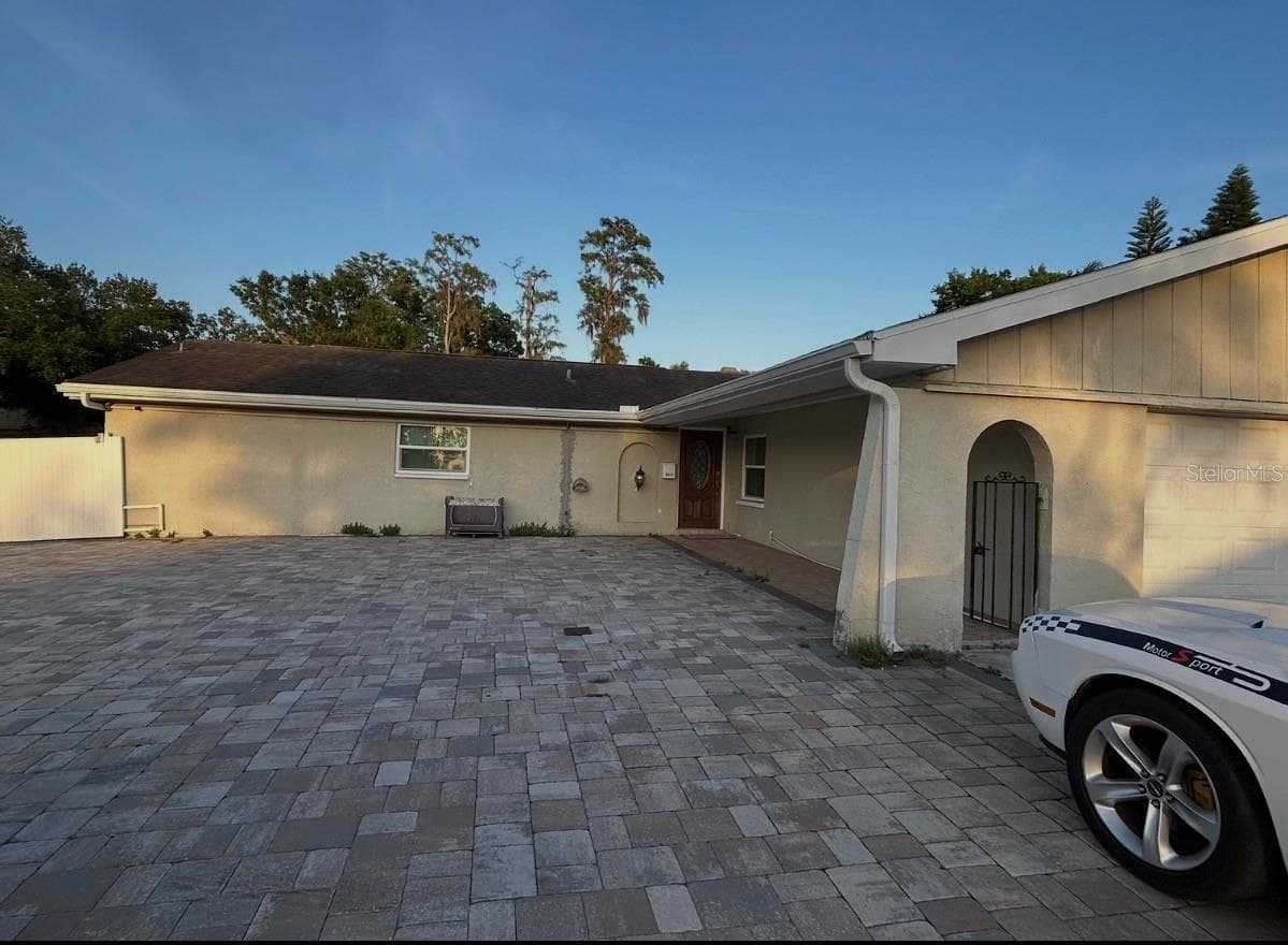 6711 Webb Rd