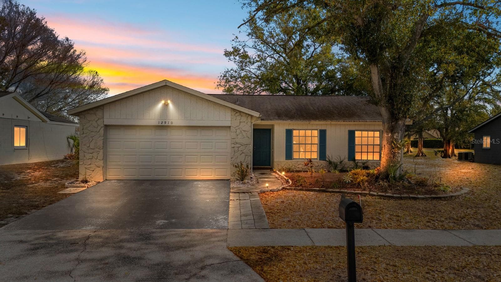 12910 Leadwood Dr
