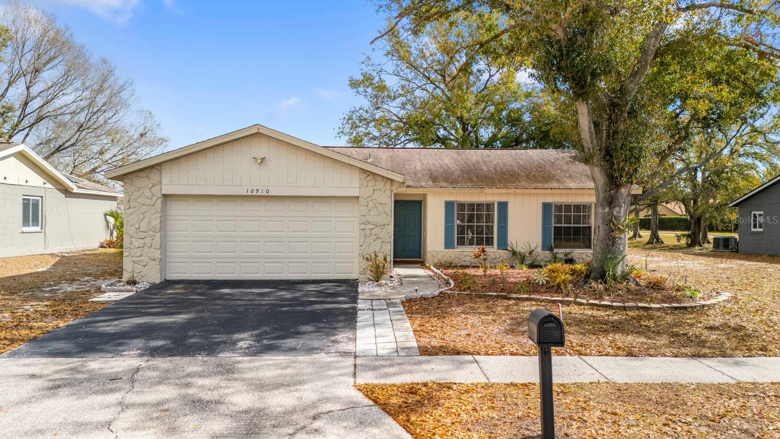 12910 Leadwood Dr photo 3