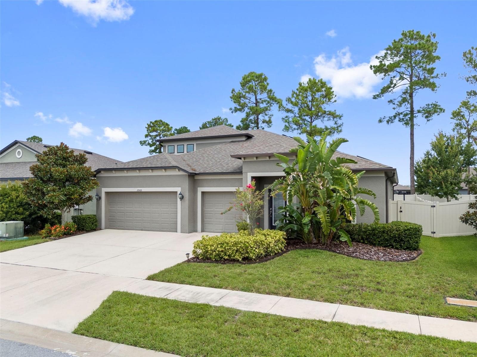 18565 Obregan Dr photo 5