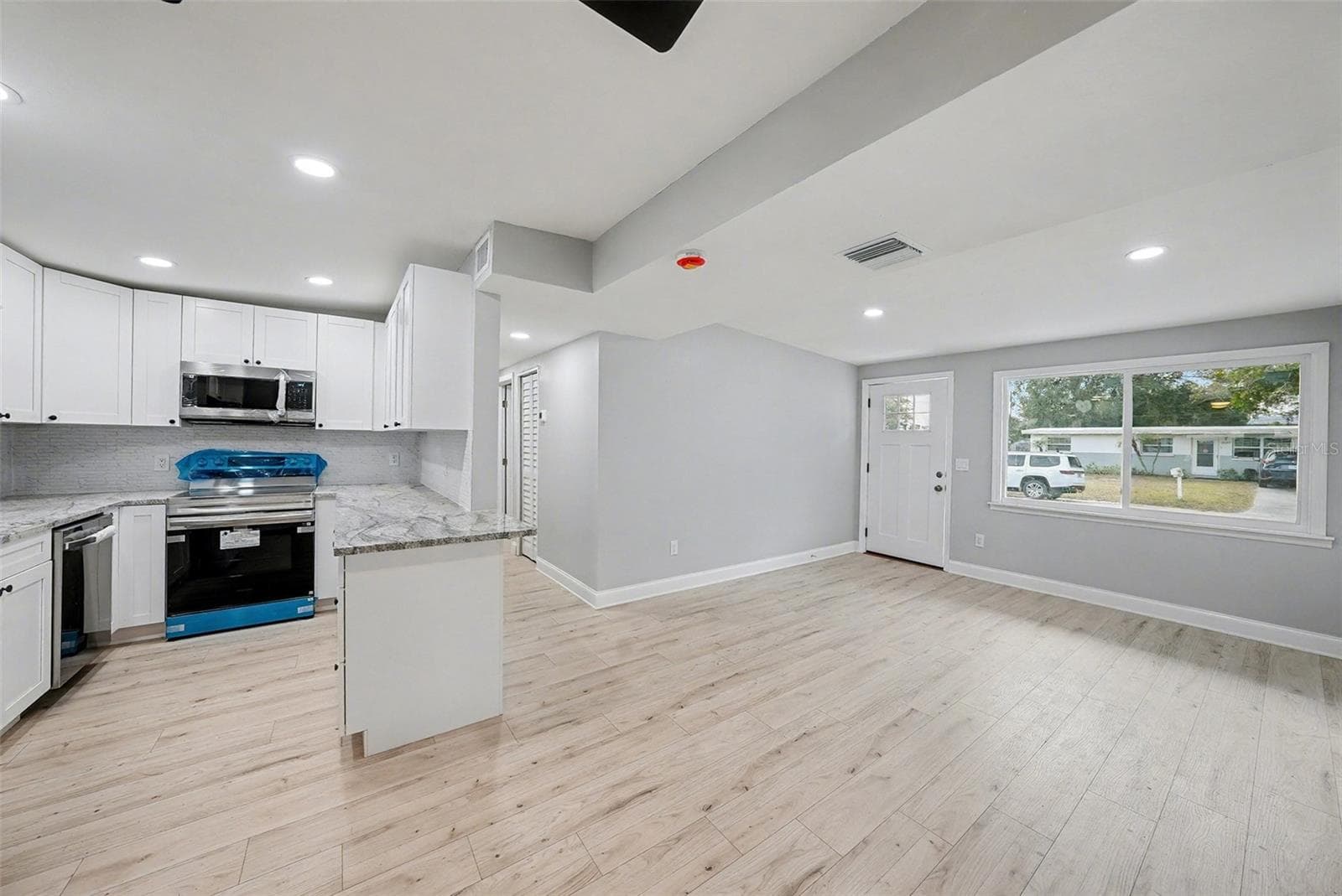 2162 Barcelona Dr photo 5