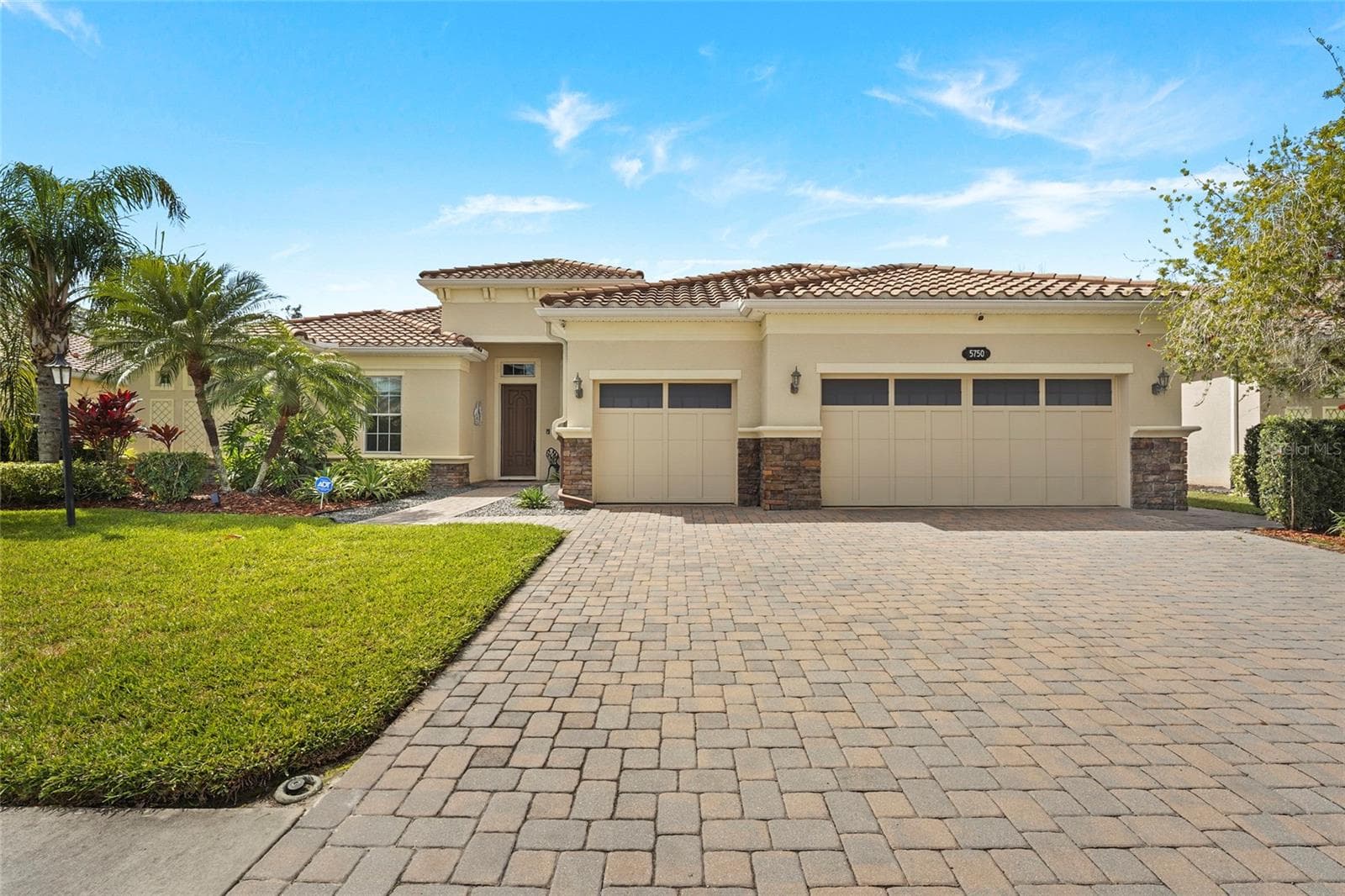 5750 Rock Dove Dr photo 3