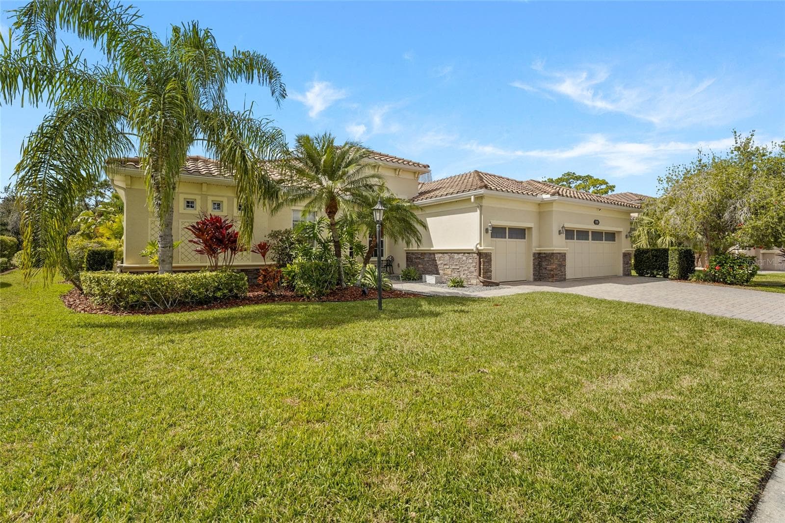 5750 Rock Dove Dr photo 4