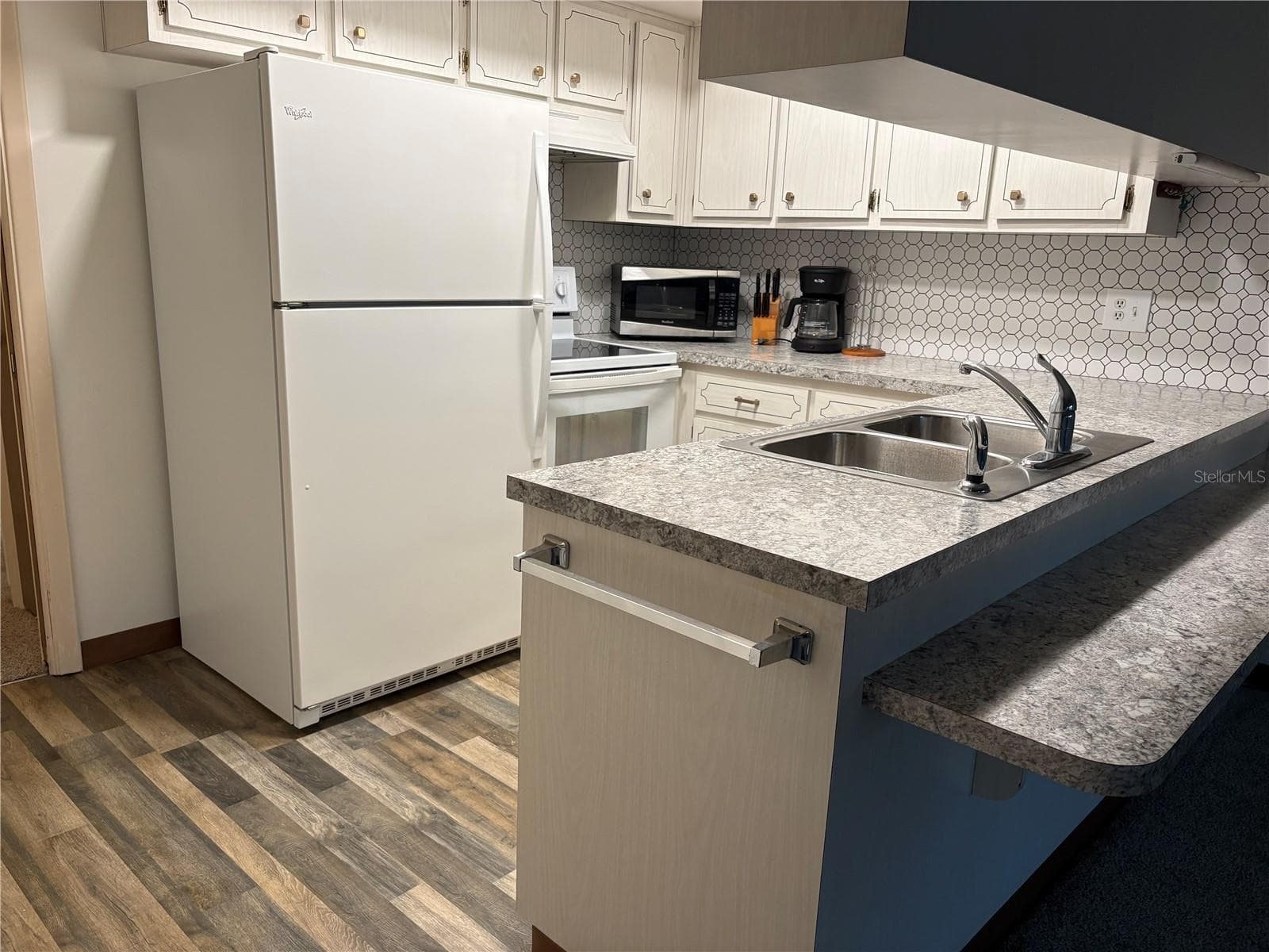 5433 Palm Dr photo 3