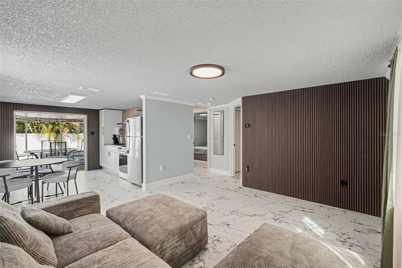 7253 Dianne Dr photo 3