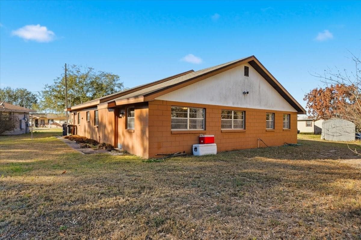 111 Sunset Dr E photo 5