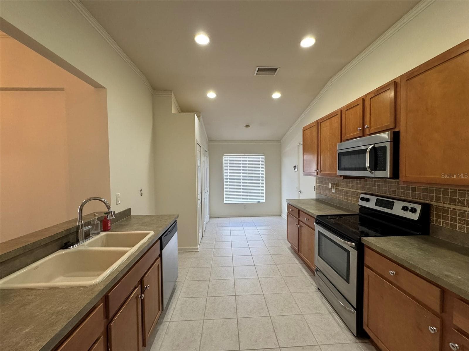 635 White Flower Way photo 5