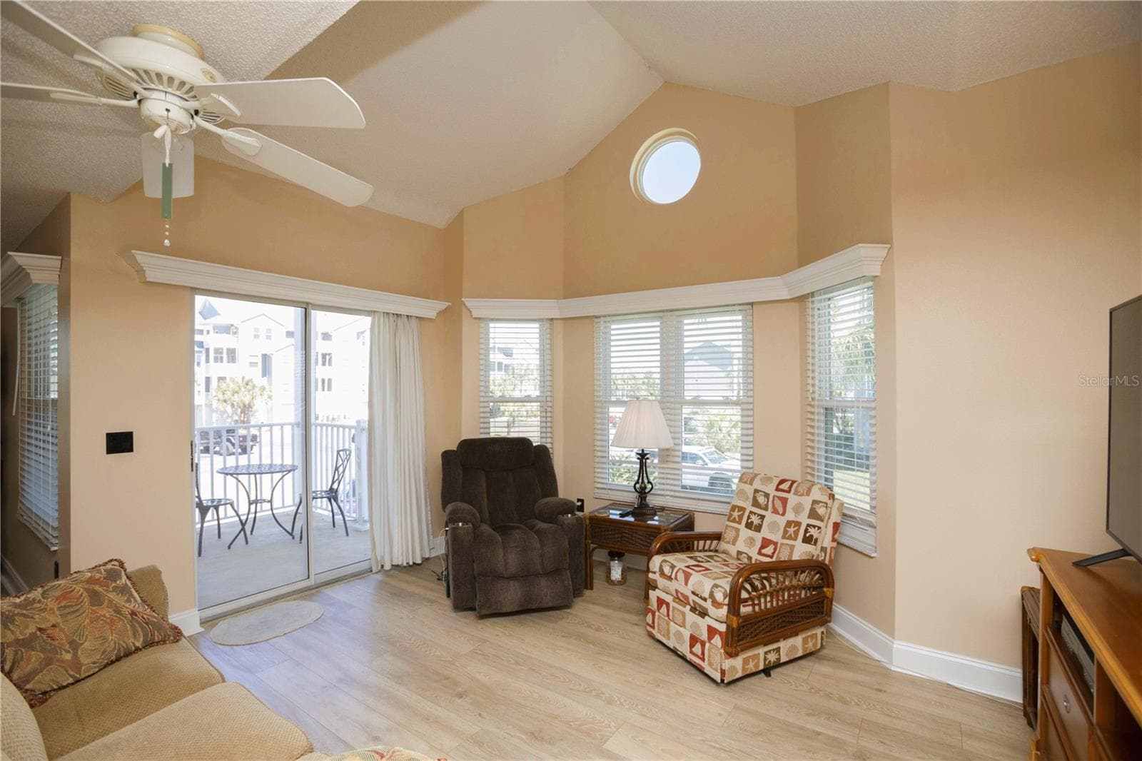 5712 Biscayne CT #101 photo 3