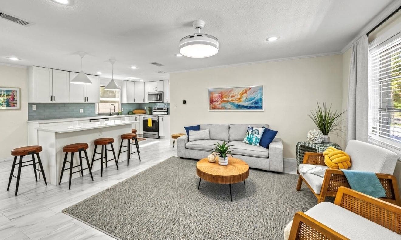 578 Companion Way photo 5