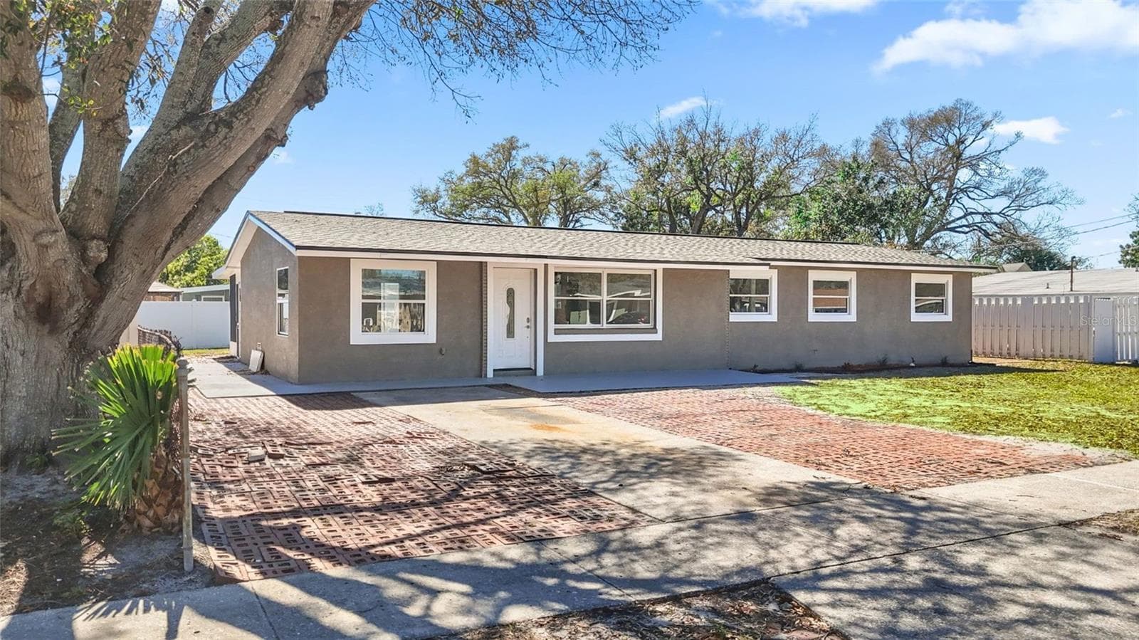 4418 W Fairview Hts