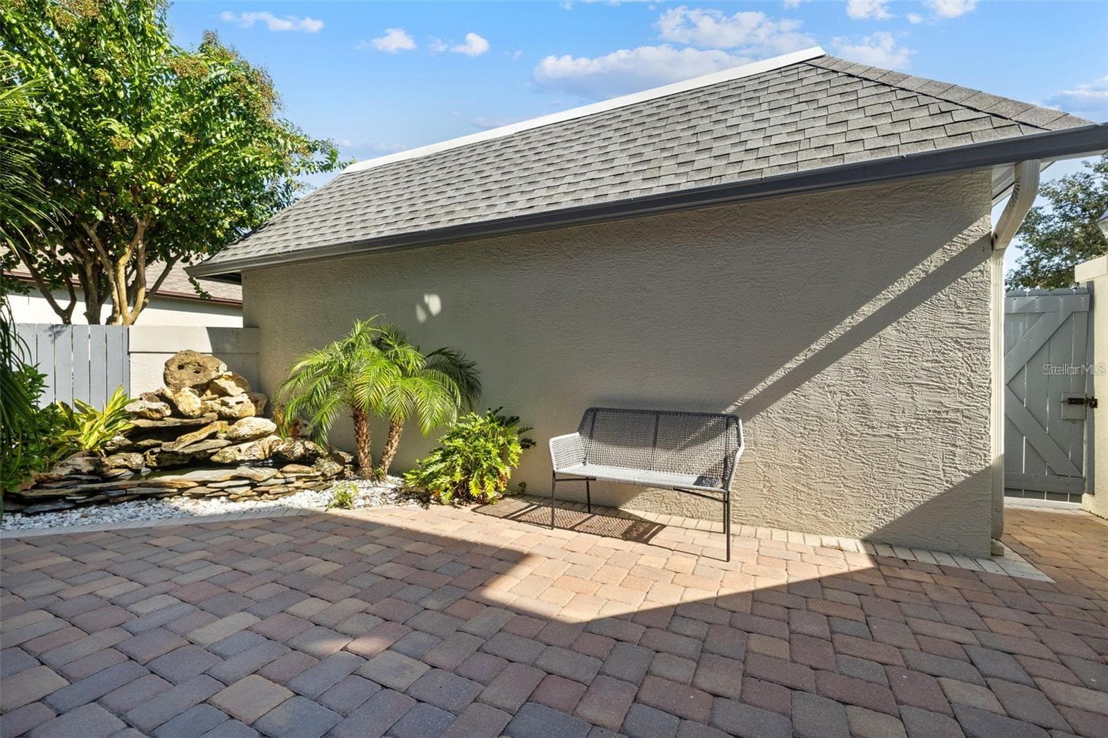 18756 Wimbledon Cir photo 4