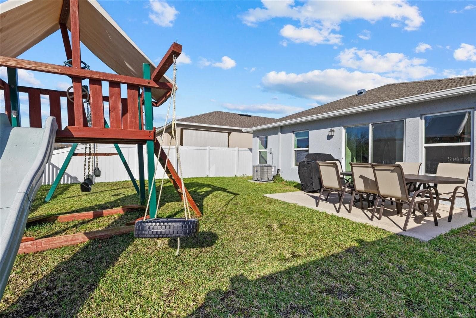 9120 Sandy Bluffs Cir photo 4