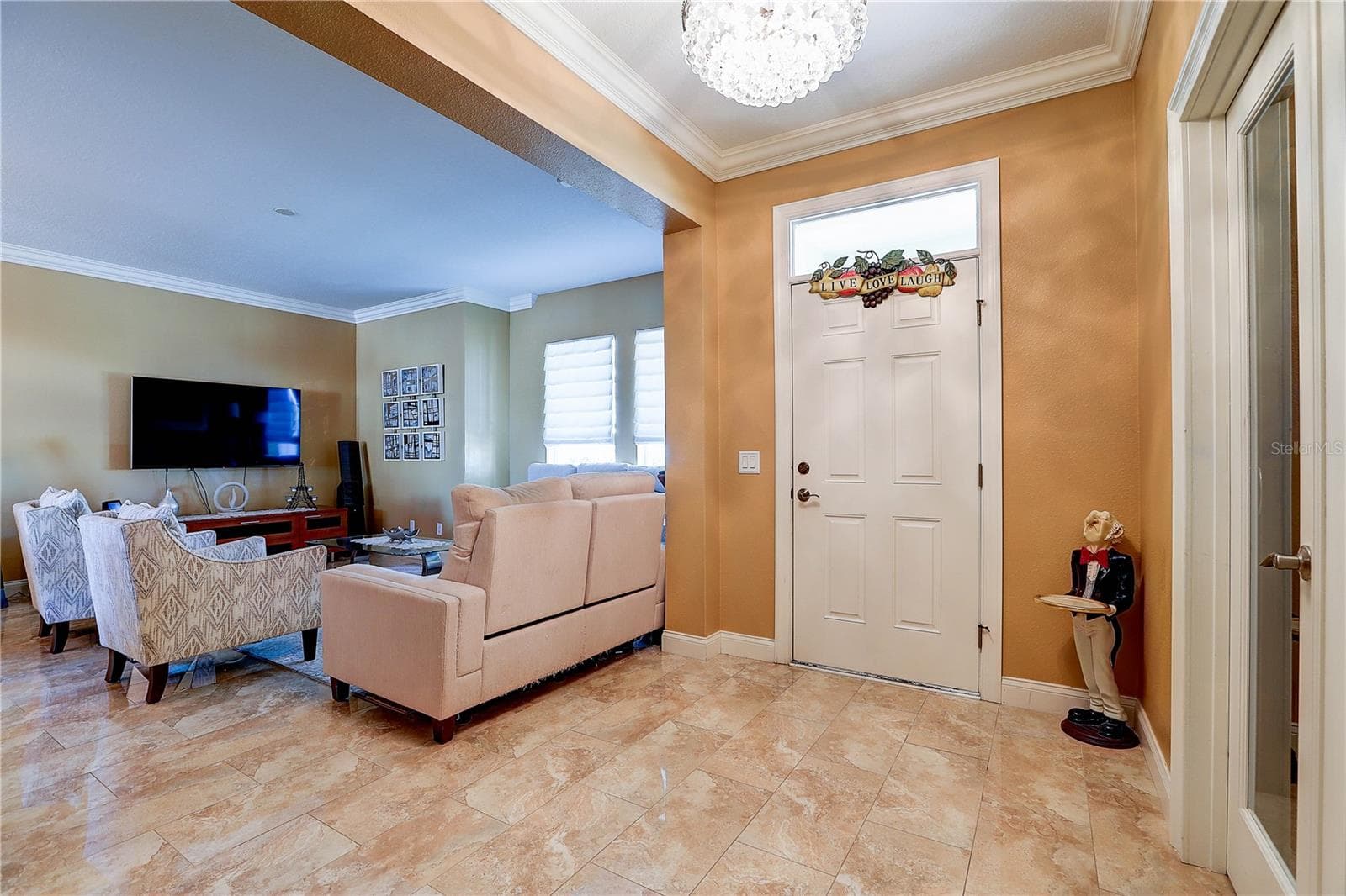 5518 Luminar Pointe Ln photo 4