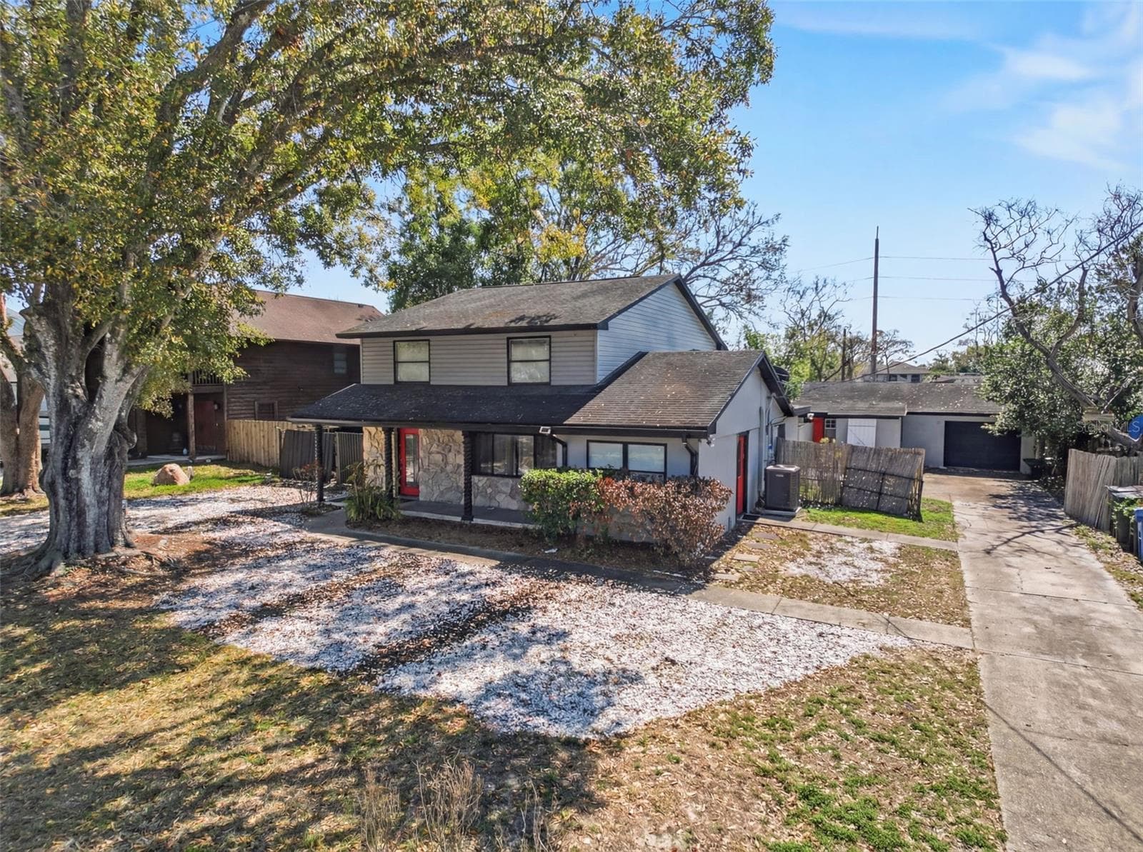 2206 Howard Ln photo 5