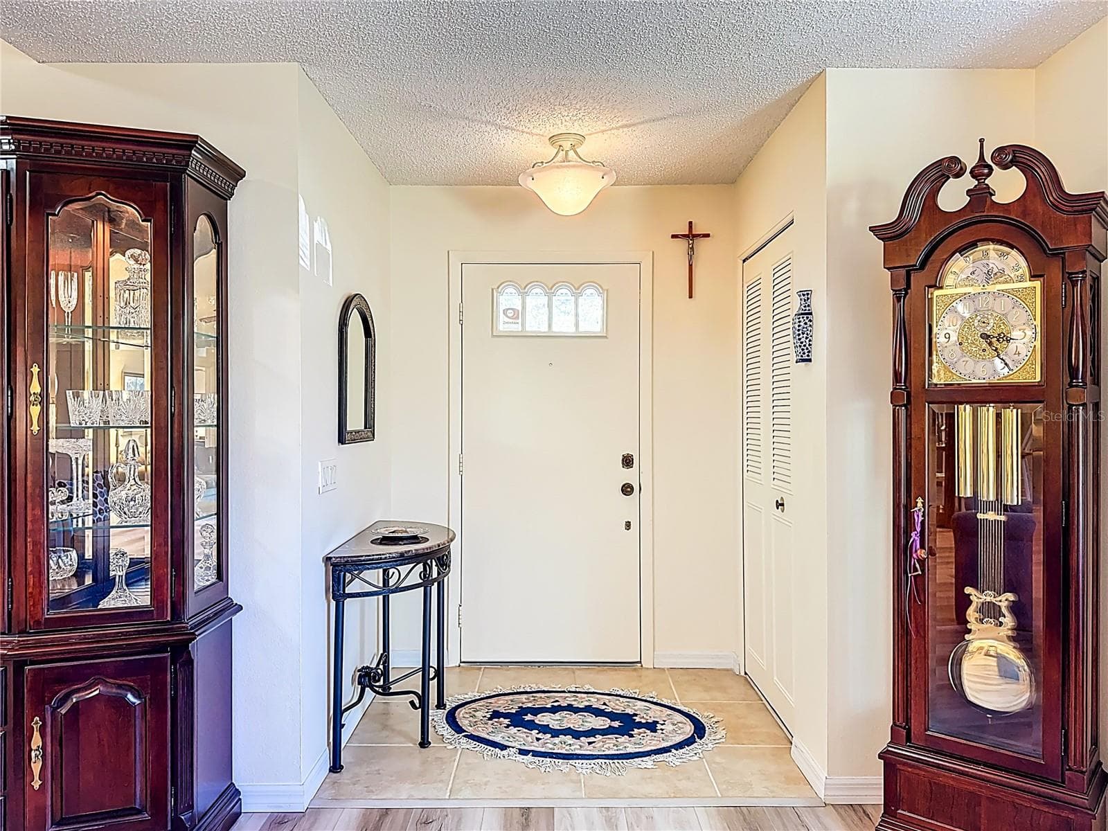 5611 Garden Lakes Dr photo 3