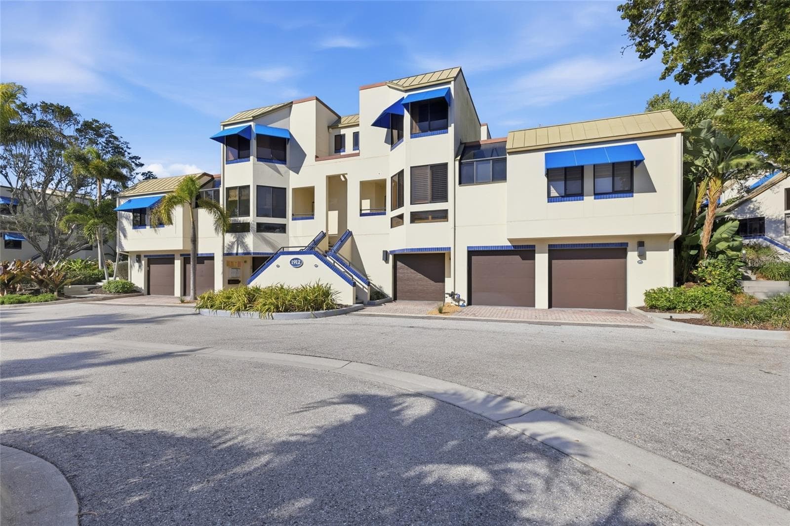 1912 Harbourside Dr #604