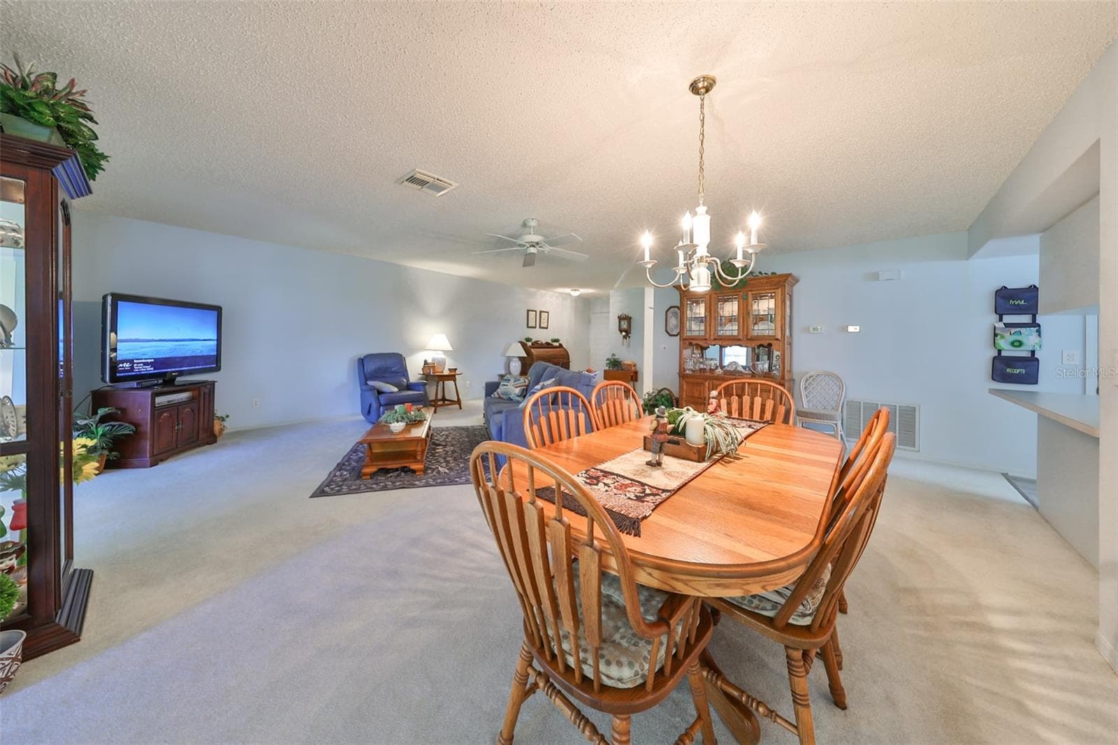 2414 Locksley St photo 5