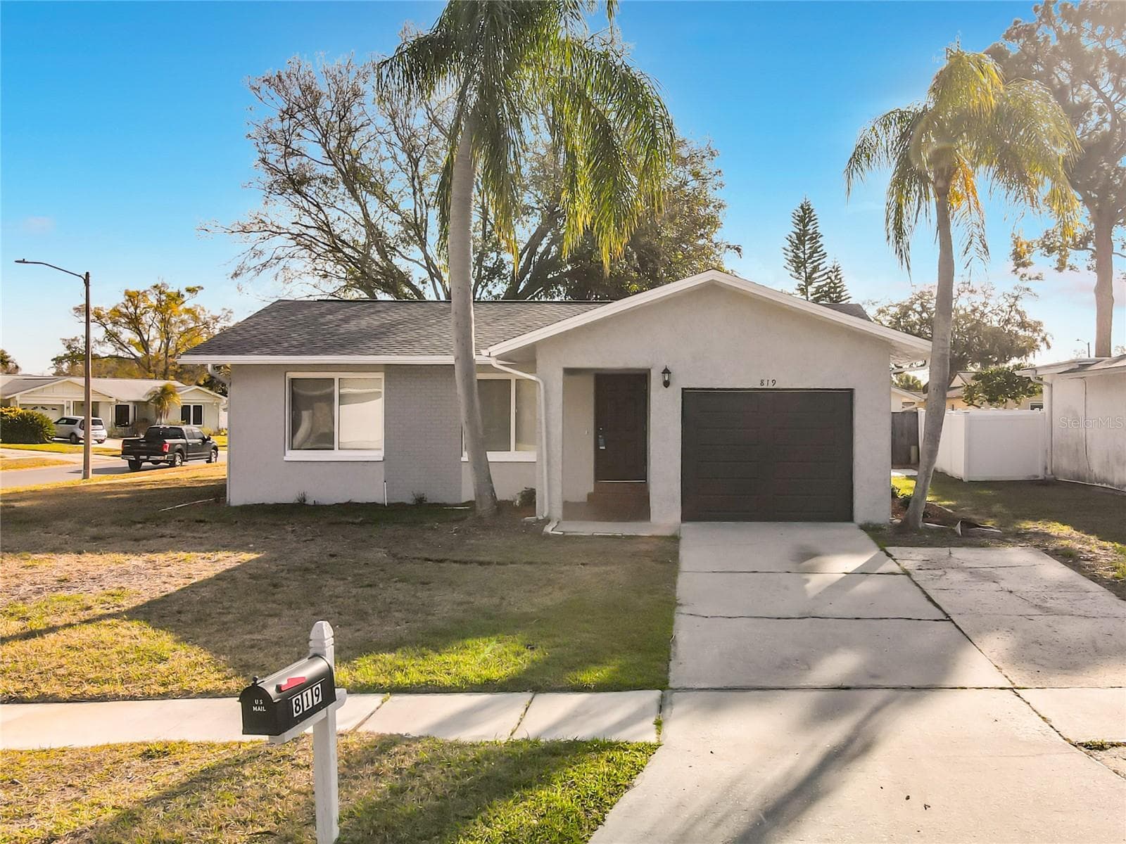 819 Helmsman Way photo 4