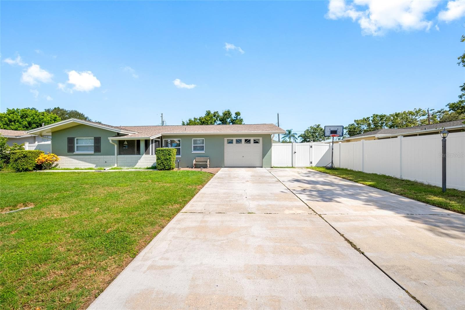 14095 Chamberlain Ave photo 5
