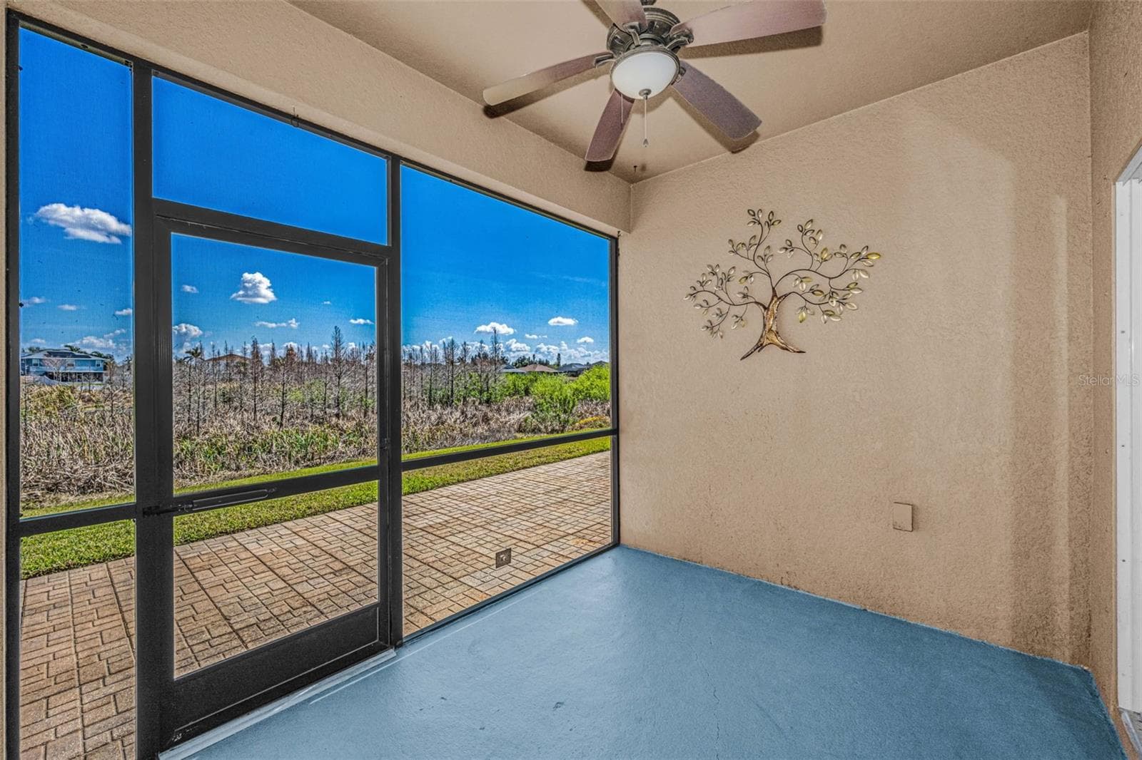 521 Vista Ridge Dr photo 3