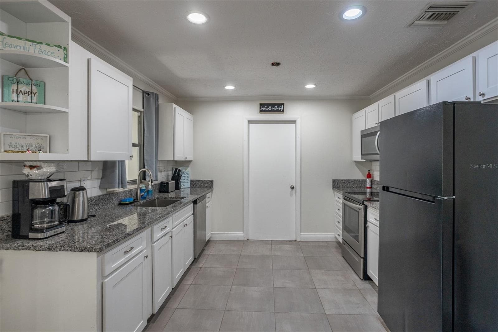 806 Chadsworth Ave photo 4