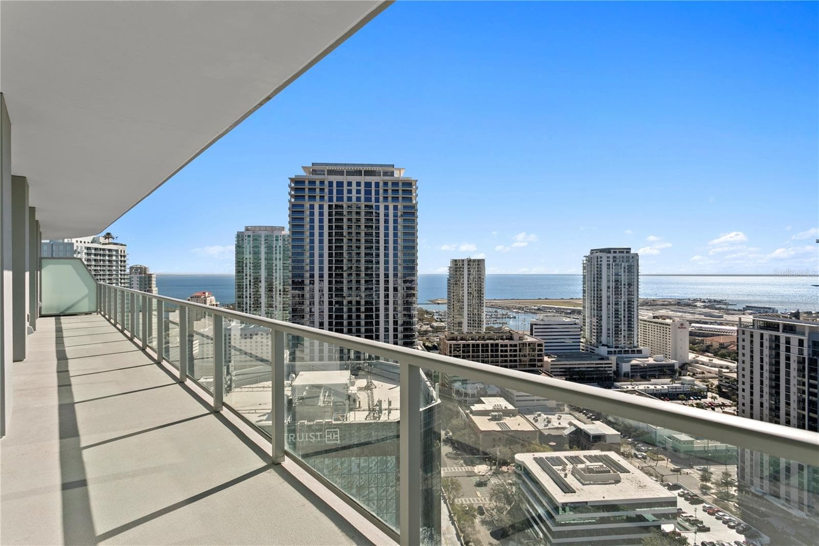 400 Central Ave #2806
