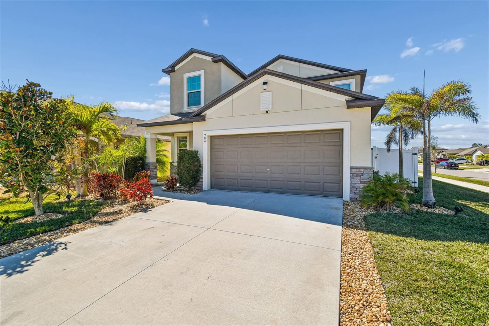 984 Olive Conch St photo 4