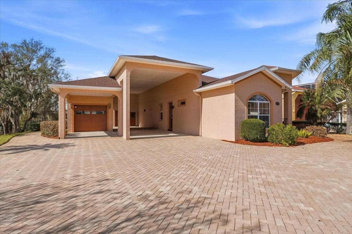 548 Meandering Way photo 3