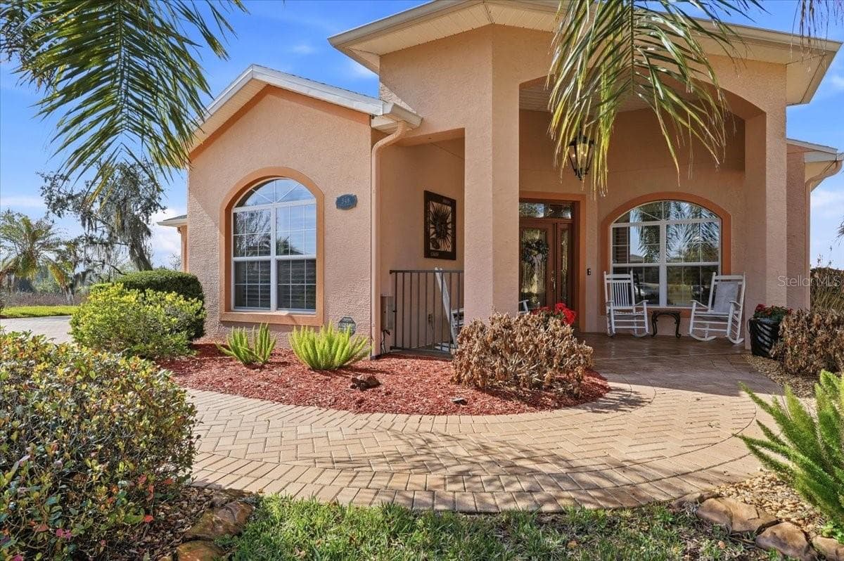 548 Meandering Way photo 4