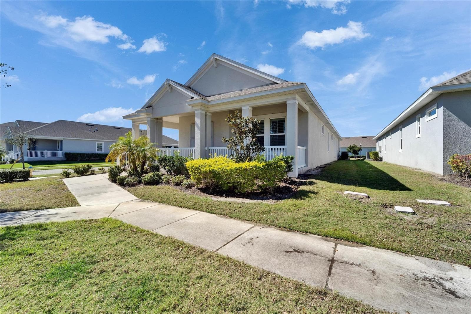 729 Winterside Dr photo 3