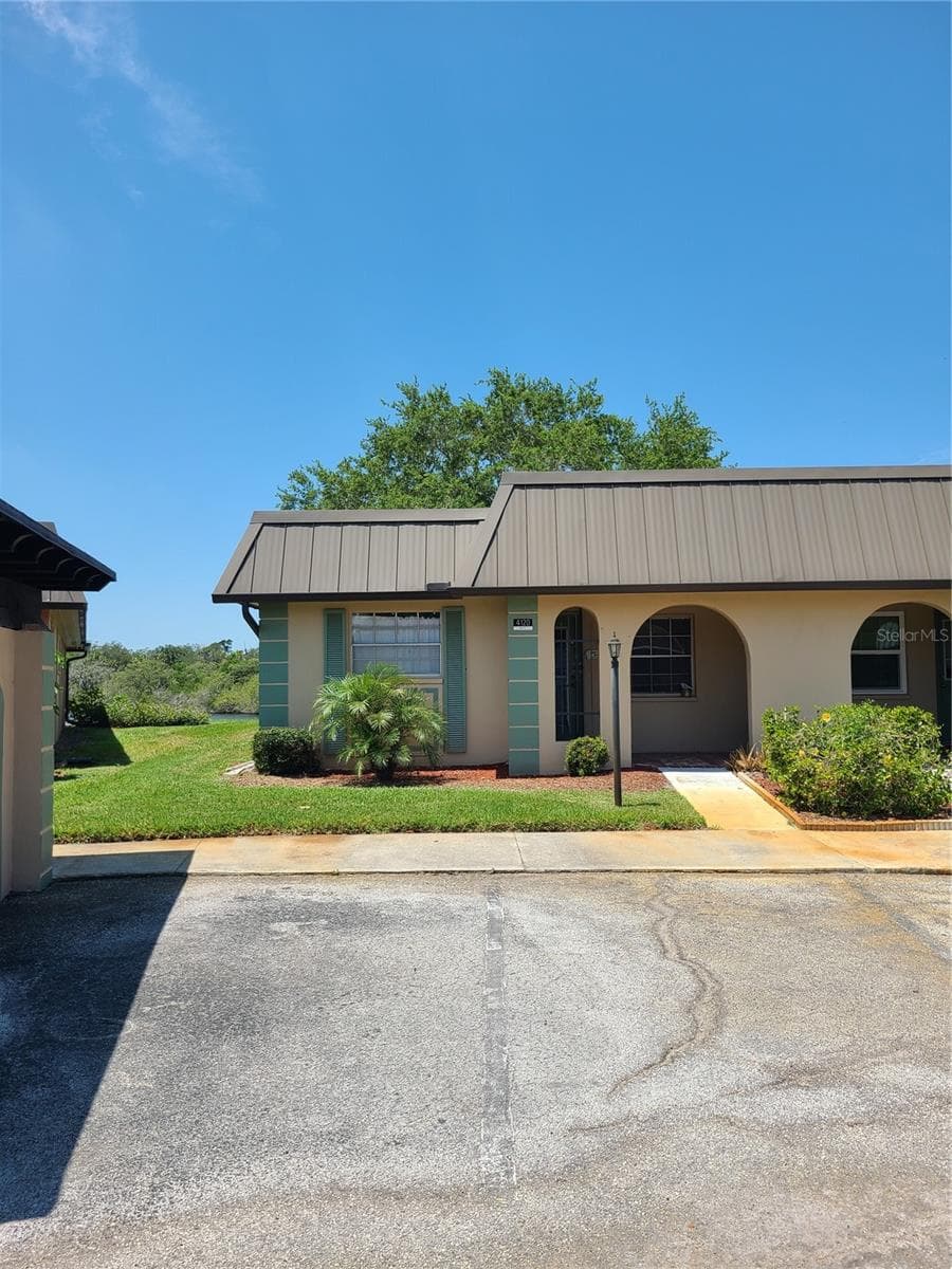 4120 Stratford Dr