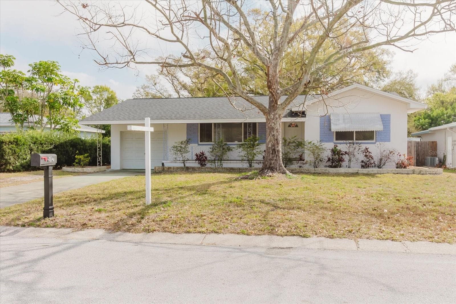 103 N Meteor Ave