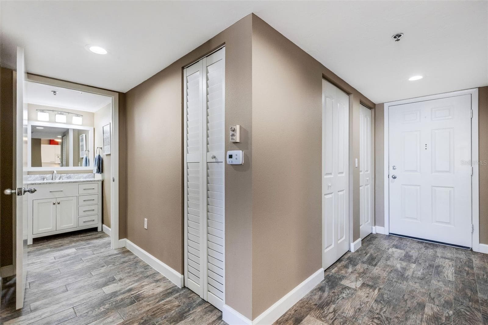 3980 Ironwood Cir #404